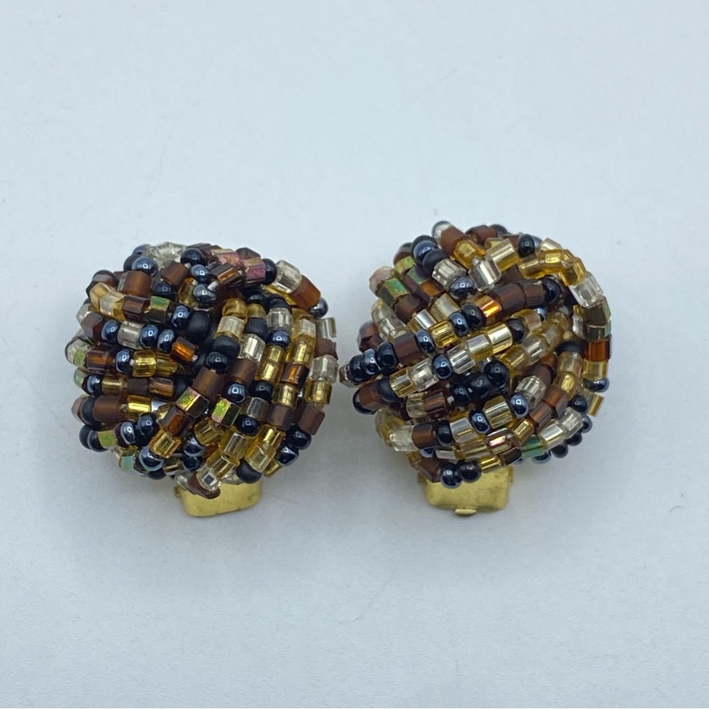 Vintage Brown Round Knot Cluster Seed Bead Clip On Earrings Costume Huggie Vtg